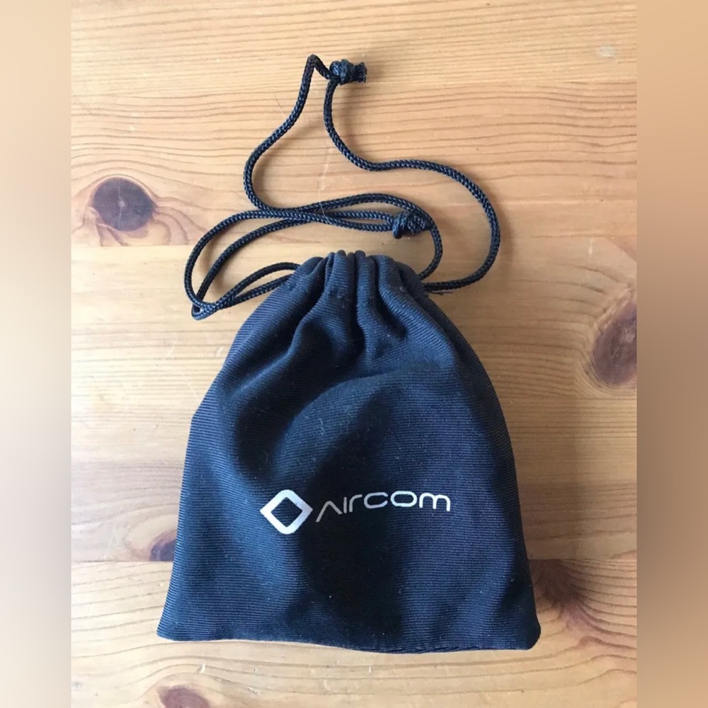Aircom Airtubes Black w Built In Microphone & Carry Bag